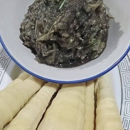 น้ำพริกน้ำปู+หน่อไร่ต้ม