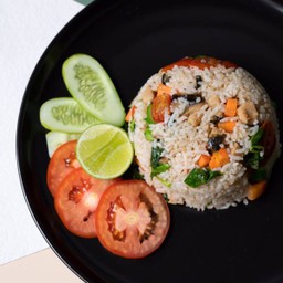 ข้าวผัดปลาเค็มเจ