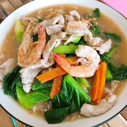 ราดหน้ากุ้ง-ทะเล-รวมมิตร