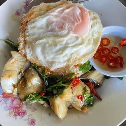 กะเพราปลากะพงราดข้าว