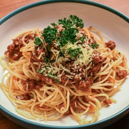 Spaghetti Beef Bolognese (เนื้อดรายเอจ)