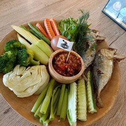 ชุดน้ำพริกปลาทูผักรวม
