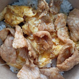 ข้าวหมูกระเทียม