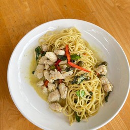 สปาเก็ตตี้แกงเขียวหวานไก่