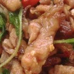 ผัดกะเพราหมูชิ้น