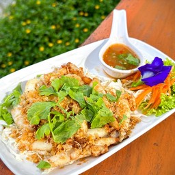 ไข่หมึกทอดกระเทียม (กับข้าว)