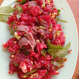 ลาบเลือดเนื้อขม