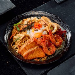 ยากิโซบะ แซลมอน กุ้ง หมึก