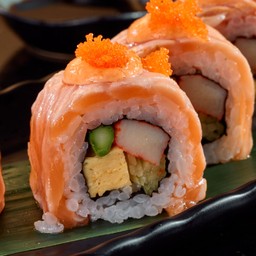 แซลมอน เมนไทโกะ โรล (8คำ)