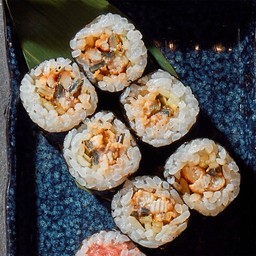 ข้าวห่อสาหร่ายไส้ปลาไหล