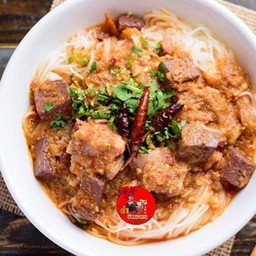 ขนมจีนน้ำยาน้ำเงี้ยว