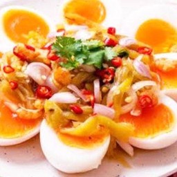 ยำไข่ต้ม