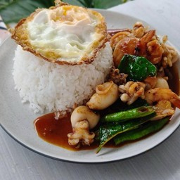 ผัดพริกแกงทะเลไม่รวมไข่