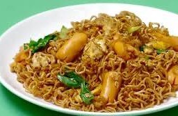 ผัดมาม่าหมู