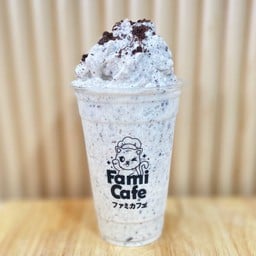 Oreo milk frappe