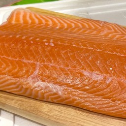 แซลม่อนแบบชิ้น ไม่แล่ 1 กิโล