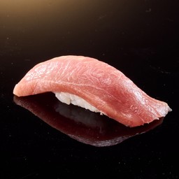 ปลาทูน่าครีบน้ำเงินไขมันปานกลาง(ชูโทโร่)