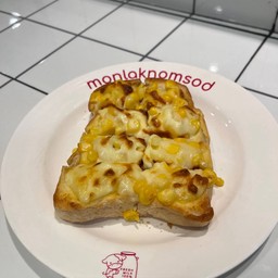 ขนมปังข้าวโพดชีส