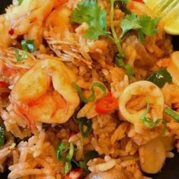 ข้าวผัดต้มยำทะเลรวม