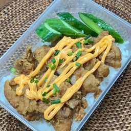 ข้าวไก่ทอดซอสชีส