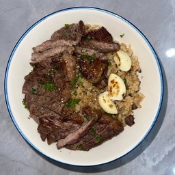 ข้าวผัดมันเนื้อพิคานย่า
