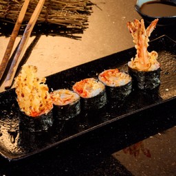 ข้าวห่อสาหร่ายไส้กุ้งเทมปุระ