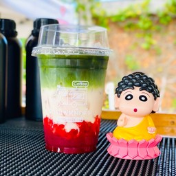 ชาเขียวนมสดสตอเบอรี่