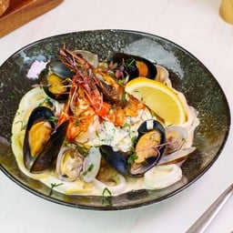 Lemon & Cream Seafood Pasta