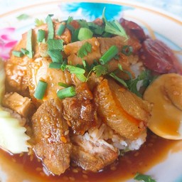 ข้าวหมูกรอบ