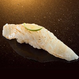 ข้าวปั้นหน้าครีบปลาตาเดียวย่างเกลือ