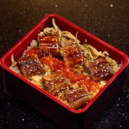 ข้าวหน้าปลาไหลย่างทรงเครื่อง