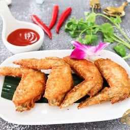 ปีกไก่ทอดน้ำปลา (ปีกกลางเเละปีกล่าง)