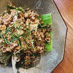 ยำกบลวก