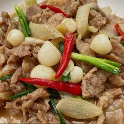 เนื้อผัดน้ำมันหอยไข่ดาว