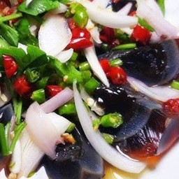 ยำไข่เยี่ยวม้า