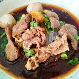 ก๋วยเตี๋ยวหมูน้ำตก
