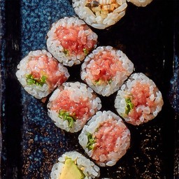 ข้าวห่อสาหร่ายไส้ทองปลาทูน่าสับ(โอโทโร่)