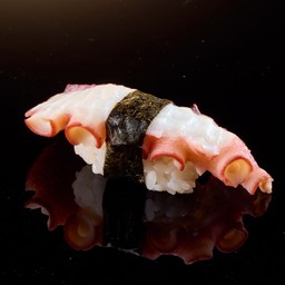 หนวดหมึกยักษ์