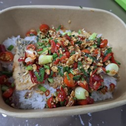 ข้าวพริกเกลือปลากะพงทอด