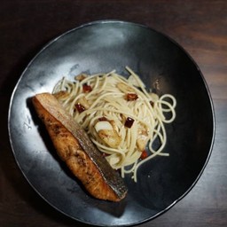 Spaghetti With Garlic Chili Salmon