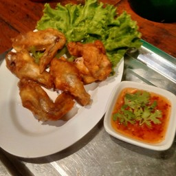 ปีกไก่ทอดน้ำปลา