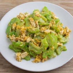 มะระผัดไข่