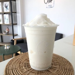 มะพร้าวปั่นนมสด