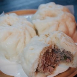 ซาลาเปาหมูสับ(ใส่แน่น ปั้นมือ) 1 ลูก