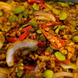 ผัดกะปิสตอหมูสับ