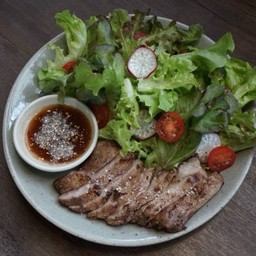 Grilled Pork Salad