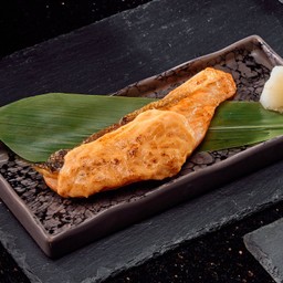 ปลาแซลมอนย่าง ราดซาสเมนไท