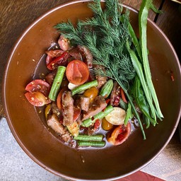 ตำหมูตกครก (คอหมูย่างถ่าน)