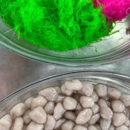 ร้านบัวลอยไข่หวานใบหยก (หน้าองค์พระฯ)