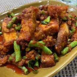 ร้านอู๋  ต้มยำหัวปลาผัดไทย